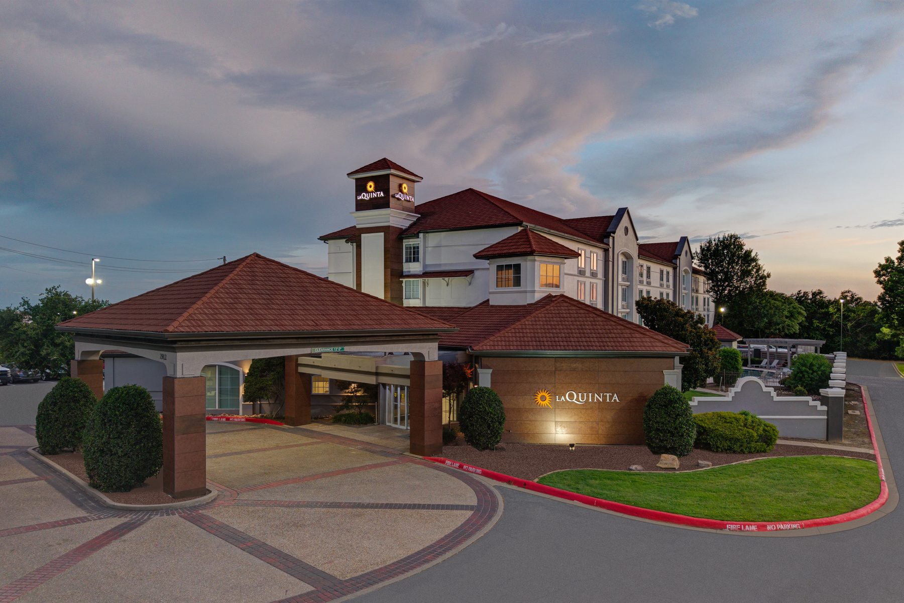 La Quinta Sherman exterior